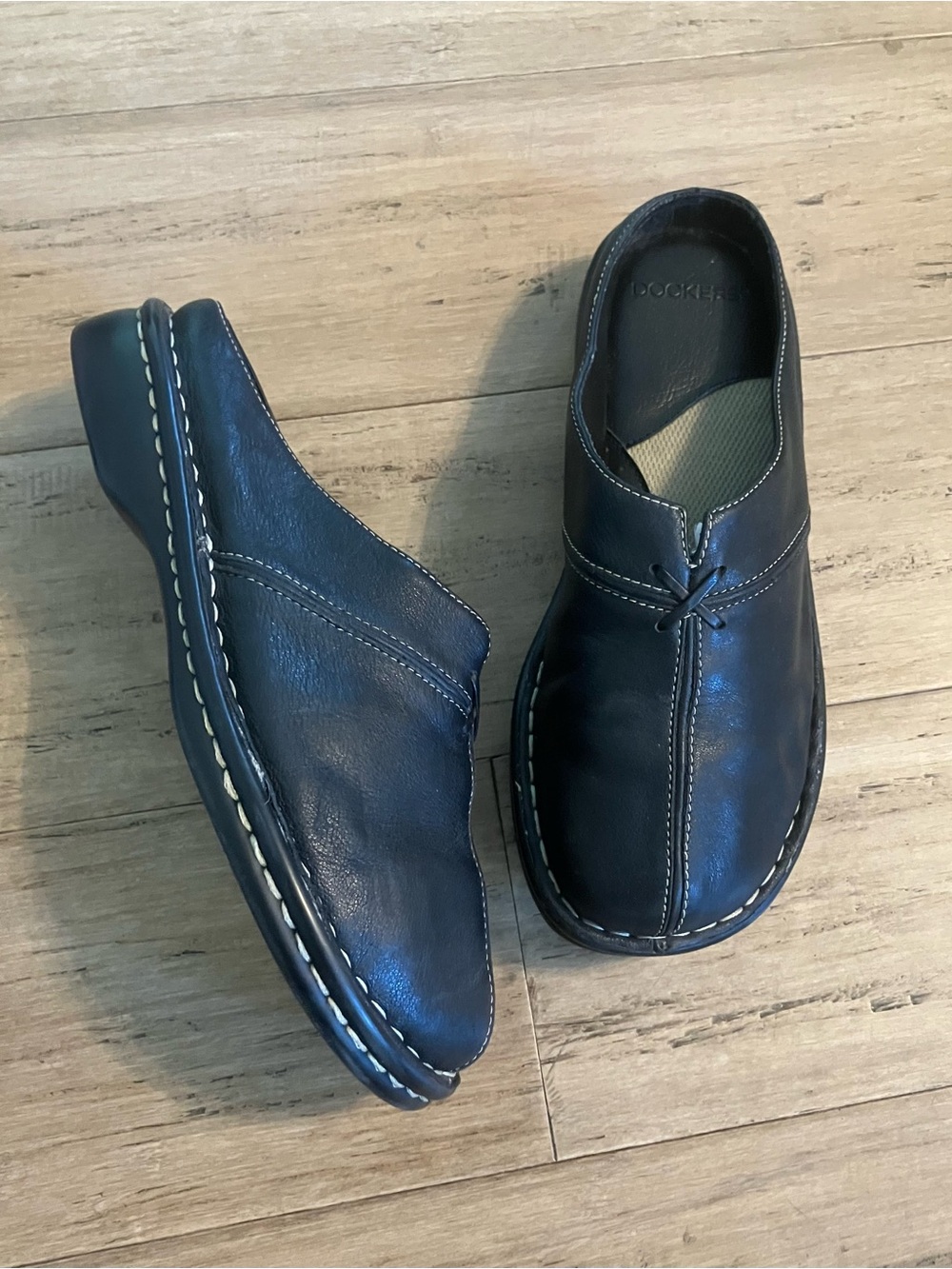 Dockers black leather stitching details slide women mules. Size 7